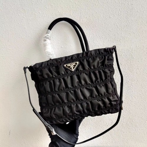 Borsa tote Prada Re-Edition in nylon 1BG321 nera