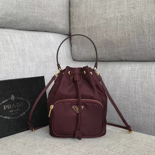 Prada Re-Edition Borsa tote in nylon 81166 Bordeaux