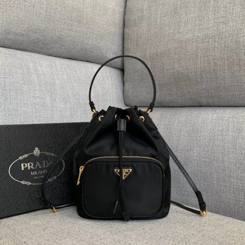 Borsa tote Prada Re-Edition in nylon 81166 nera