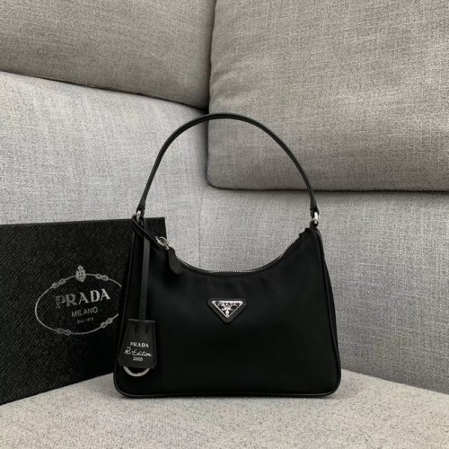 Borsa tote Prada Re-Edition in nylon 91204 nera