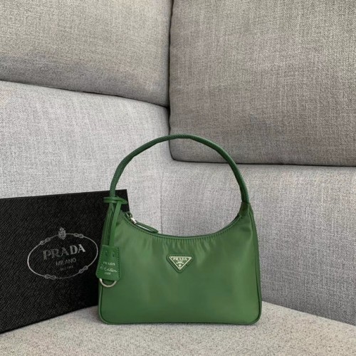 Borsa tote Prada Re-Edition in nylon 91204 verde