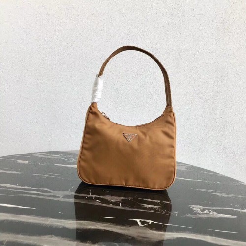 Borsa tote Prada Re-Edition in nylon MV519 marrone