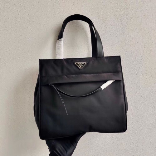 Borsa tote Prada Re-Edition in nylon 1BC318 nera