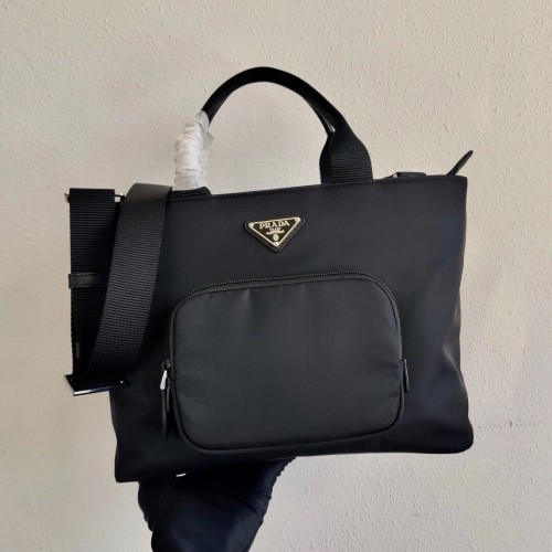 Borsa tote Prada Re-Edition in nylon 1BG354 nera