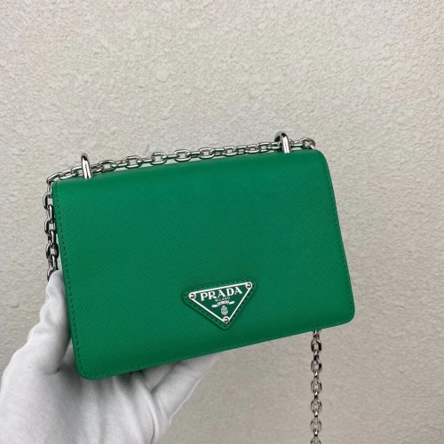 Mini borsa a tracolla Prada in pelle Saffiano 2BD032 verde