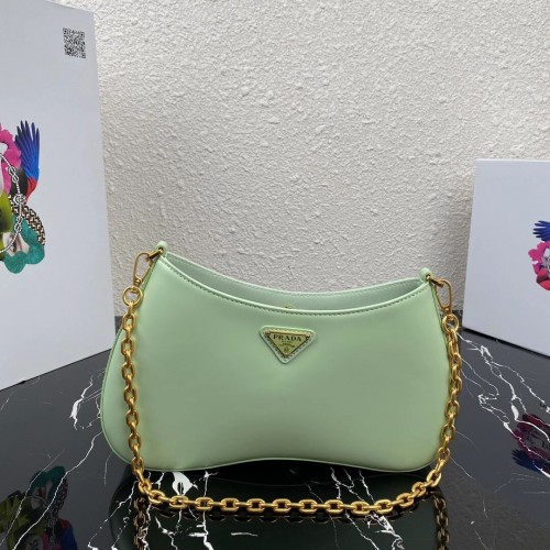 Borsa a spalla Prada in pelle Saffiano 2BC148 verde