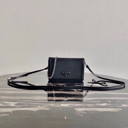 Borsa a spalla Prada in pelle Saffiano 2BP019 nera