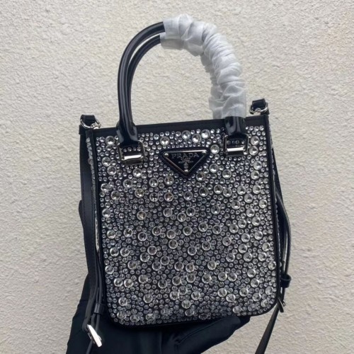 Borsa tote Prada in pelle con cristalli artificiali 1BC331 nera