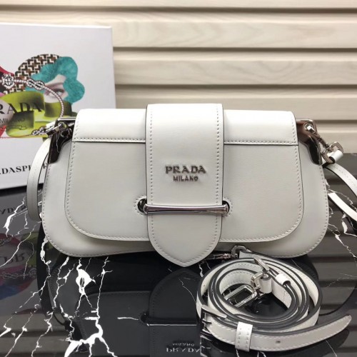 Borsa a spalla Prada Sidonie in pelle 1BD168 Bianca
