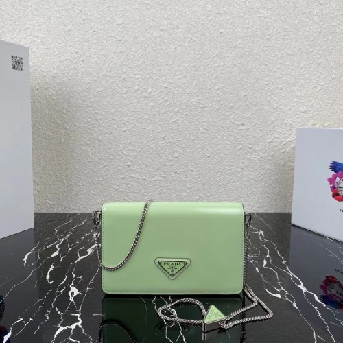 Borsa a spalla Prada piccola in pelle spazzolata 1BH307 verde