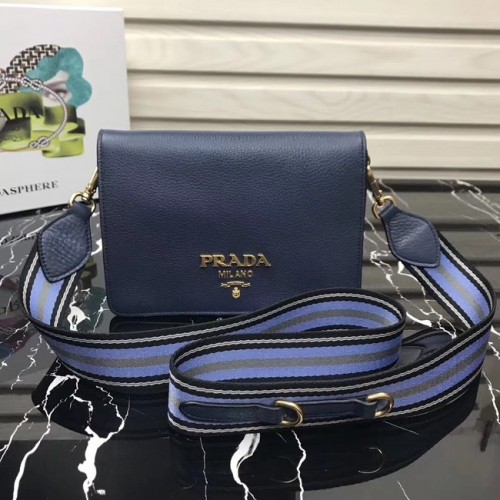 Borsa a spalla Prada in pelle di vitello 1BD102 blu scuro
