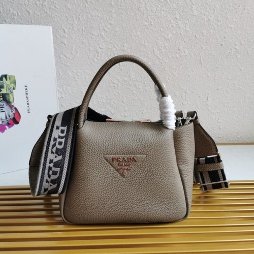 Borsa tote Prada in pelle 1BC145 grigia