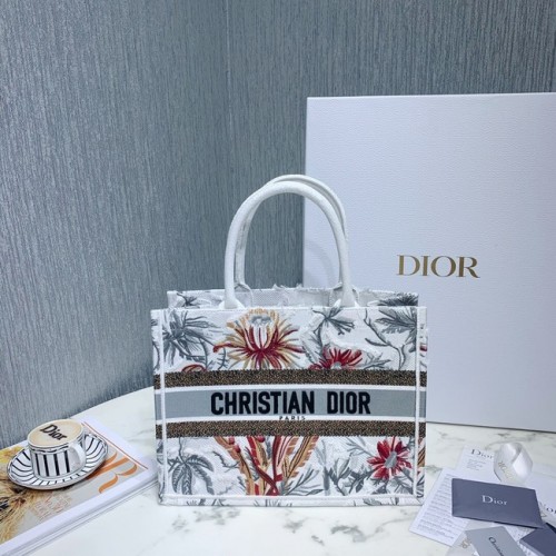 BORSA A LIBRO DIOR PICCOLA Ricamata M1296-7