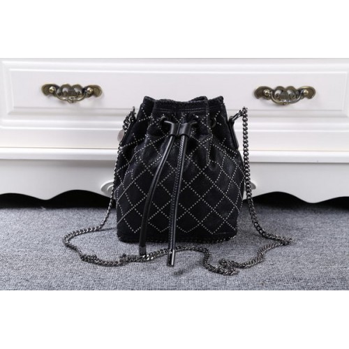 Borsa a secchiello trapuntata con borchie Stella McCartney Falabella SMC013 nera