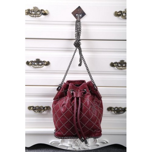 Borsa a secchiello trapuntata con borchie Stella McCartney Falabella SMC013 Vino
