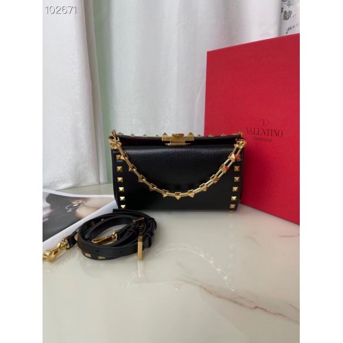 VALENTINO GARAVANI Borsa a spalla Rockstud Alcove Grain in vitello V0189 nera