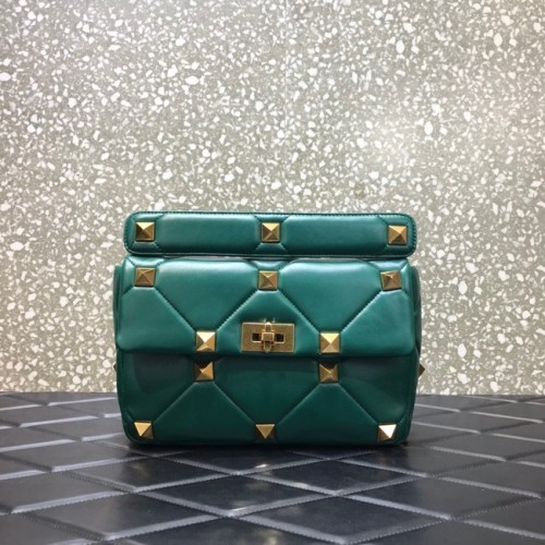VALENTINO GARAVANI Roman Stud Large Napa montone 1189L verde