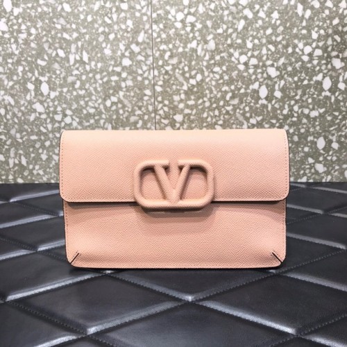 VALENTINO GARAVANI Pochette Stud Sign in Vitello Granato 0650 rosa