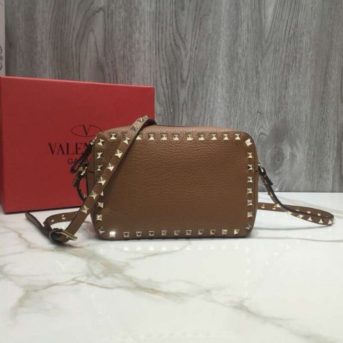 Borsa a tracolla fotocamera VALENTINO Rockstud in pelle 2855 marrone