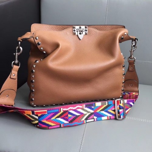 Borsa messenger VALENTINO Rockstud in pelle 50031 marrone
