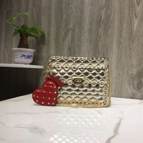 Borsa VALENTINO Rockstud in pelle trapuntata 0027 oro