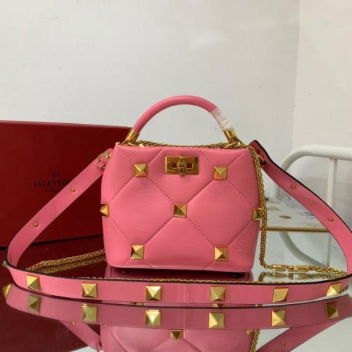 Valentino medio Garavani Roman Stud V1198 rosa