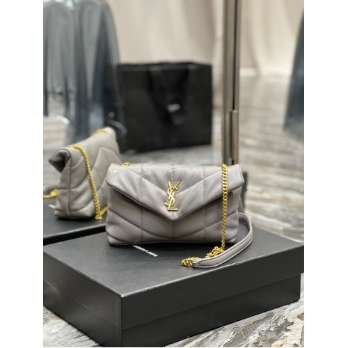 BORSA Yves Saint Laurent PUFFER PICCOLA A CATENA IN PELLE DI AGNELLO TRAPUNTATA 620333 grigio