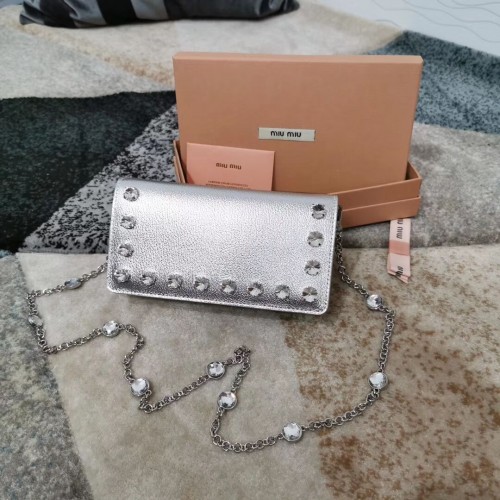 miu miu Pochette in Nappa Matelasse 5DH044 argento