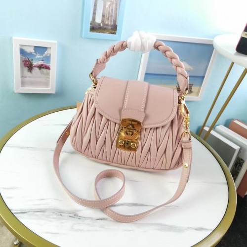 miu miu Matelasse Borsa a mano in nappa 6998 rosa