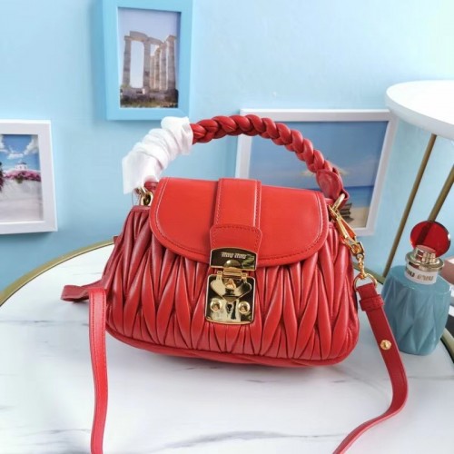 miu miu Matelasse Borsa a mano in nappa 6998 rossa