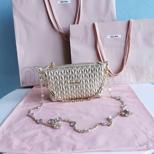 miu miu Borsa a tracolla mini in pelle Nappa Matelasse 6BE641 oro