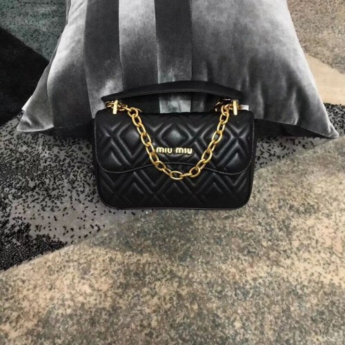 miu miu Borsa a spalla Matelasse in Nappa Leather 5BD140G nera
