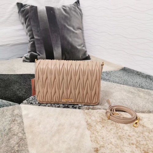 miu miu Borsa a spalla Matelasse in Nappa Leather 5BG163 Albicocca